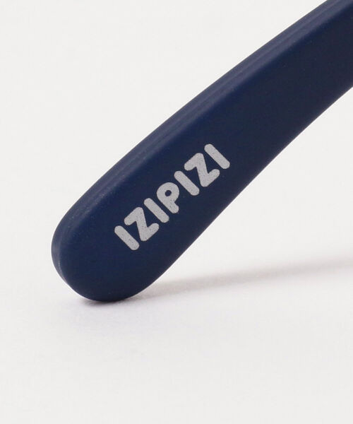 BRILLA per il gusto(ブリッラペルイルグースト)の「IZIPIZI / ラウンドフレーム リーディンググラス(メガネ・メンズ・レッド/グリーン/ベージュ/ネイビー・1.5/2.5/2.0/1.0)」の6枚目の写真