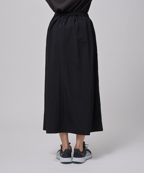 NERGY（ナージー）の「バックギャザーナイロンスカート（スカート・レディース・グリーン/ブラック・FREE）」の15枚目の写真