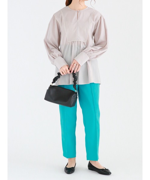 Te chichi（テチチ）の「バイカラーパイピングブラウス（シャツ/ブラウス・レディース・ベージュ/オフホワイト/ブラック・ﾌﾘ-）」の7枚目の写真