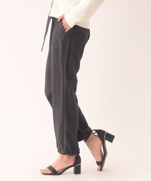 OPAQUE.CLIP(オペークドットクリップ)の「◆サテンベイカーパンツ【洗濯機洗い可】(その他パンツ・レディース・ライトベージュ/ブラック・36/40/38)」の21枚目の写真