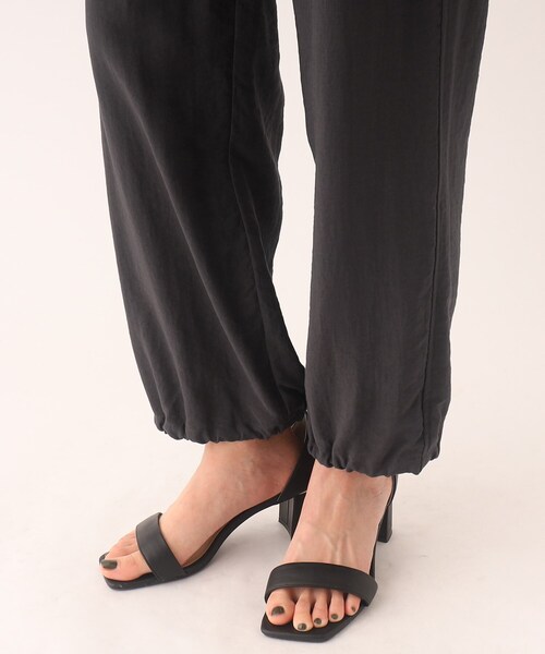 OPAQUE.CLIP(オペークドットクリップ)の「◆サテンベイカーパンツ【洗濯機洗い可】(その他パンツ・レディース・ライトベージュ/ブラック・36/40/38)」の17枚目の写真