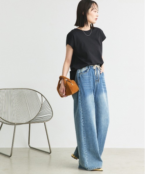 ad thie(アドティエ)の「フレンチスリーブ 半袖Tシャツ(Tシャツ/カットソー・レディース・ブルー/ダークブラウン/モカ/ピンク系その他4/スモーク/オフホワイト/ライトグリーン/ピンク/チャコール/ブラック/ベージュ/グリーン・FREE)」の15枚目の写真