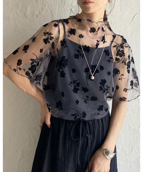 She's Closet(シーズクローゼット)の「花柄半袖メロウフリルハイネックシアーチュールトップス(Tシャツ/カットソー・レディース・ブラック/オフホワイト/モカ・FREE)」の6枚目の写真