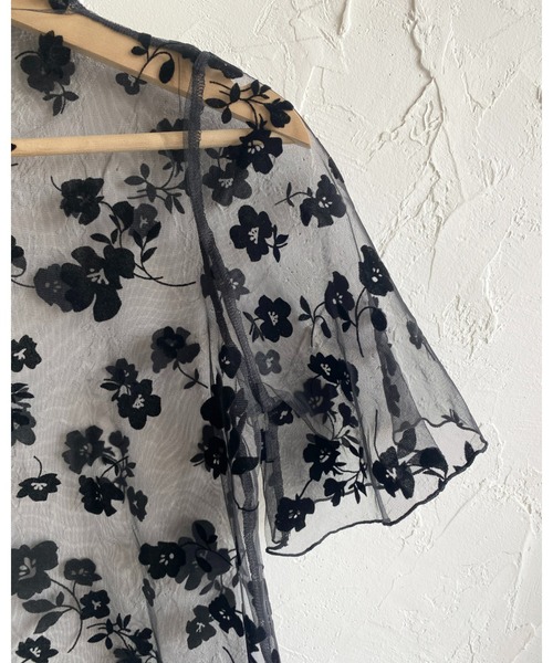 She's Closet(シーズクローゼット)の「花柄半袖メロウフリルハイネックシアーチュールトップス(Tシャツ/カットソー・レディース・ブラック/オフホワイト/モカ・FREE)」の7枚目の写真