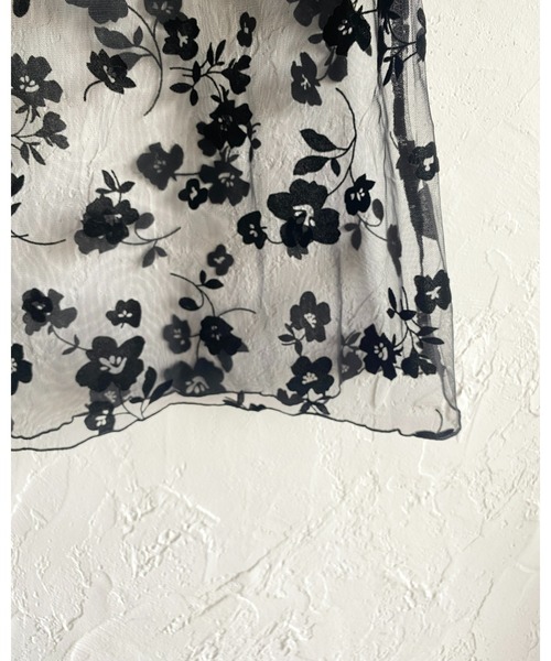 She's Closet(シーズクローゼット)の「花柄半袖メロウフリルハイネックシアーチュールトップス(Tシャツ/カットソー・レディース・ブラック/オフホワイト/モカ・FREE)」の19枚目の写真