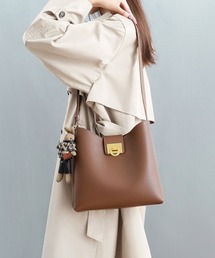 【NiiNa】【高品質牛革】ワンハンドルスクエアショルダーバッグ