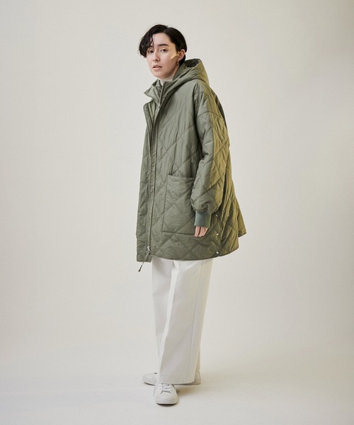 SALON adam et rope'（サロン アダム エ ロペ）の「【雑誌掲載・撥水機能付き】バラクラバセットキルティングブルゾン/テントコート（ブルゾン・レディース・ライトグレー/カーキ/ブラック・FREE）」の4枚目の写真