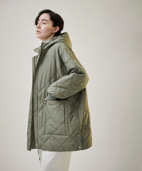 SALON adam et rope'（サロン アダム エ ロペ）の「【雑誌掲載・撥水機能付き】バラクラバセットキルティングブルゾン/テントコート（ブルゾン・レディース・ライトグレー/カーキ/ブラック・FREE）」の7枚目の写真