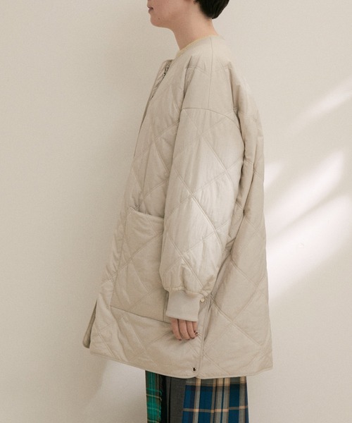 SALON adam et rope'（サロン アダム エ ロペ）の「【雑誌掲載・撥水機能付き】バラクラバセットキルティングブルゾン/テントコート（ブルゾン・レディース・ライトグレー/カーキ/ブラック・FREE）」の8枚目の写真