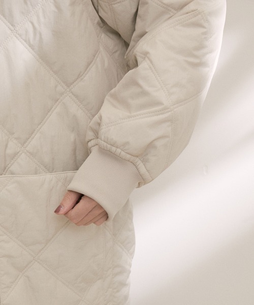 SALON adam et rope'（サロン アダム エ ロペ）の「【雑誌掲載・撥水機能付き】バラクラバセットキルティングブルゾン/テントコート（ブルゾン・レディース・ライトグレー/カーキ/ブラック・FREE）」の17枚目の写真