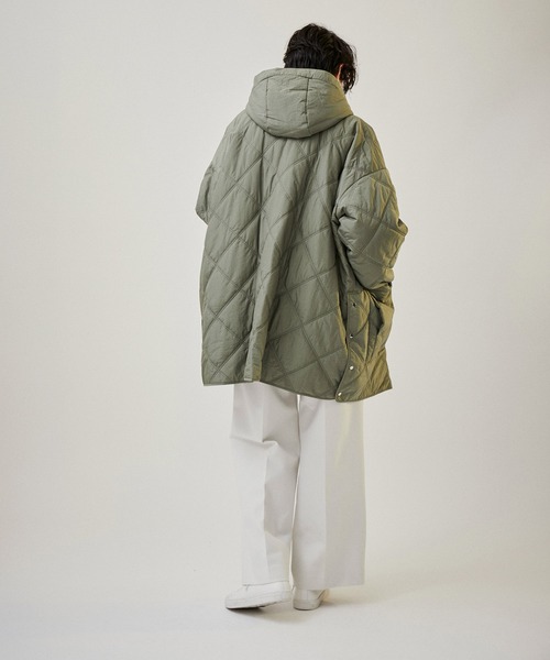 SALON adam et rope'（サロン アダム エ ロペ）の「【雑誌掲載・撥水機能付き】バラクラバセットキルティングブルゾン/テントコート（ブルゾン・レディース・ライトグレー/カーキ/ブラック・FREE）」の18枚目の写真