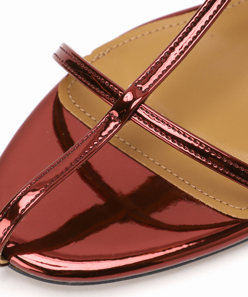 GRISE(グリーズ)の「GRISE 5cmTストラップサンダル(サンダル・レディース・ボルドー/ナチュラル・X-SMALL/SMALL/LARGE/MEDIUM/X-LARGE)」の4枚目の写真