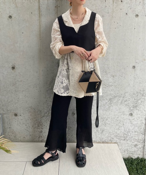 y/m by misato（イムバイミサト）の「Vカッティングビスチェ（ベスト・レディース・トップグレー/ベージュ/ブラック・FREE）」の12枚目の写真