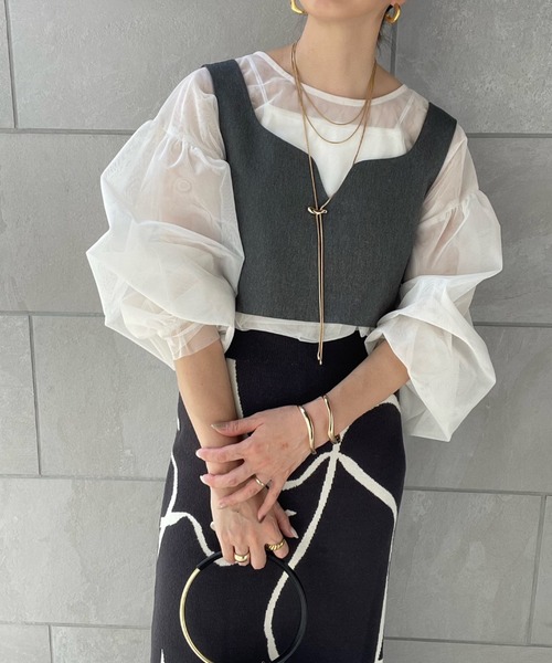 y/m by misato（イムバイミサト）の「Vカッティングビスチェ（ベスト・レディース・トップグレー/ベージュ/ブラック・FREE）」の14枚目の写真