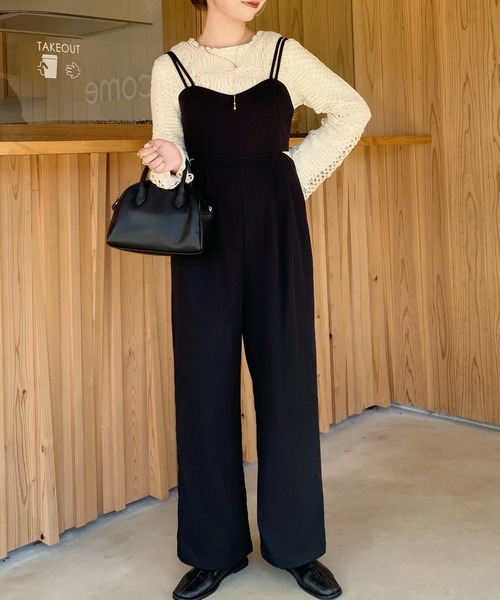 JUNOAH（ジュノア）の「ダブルストラップハイウエストサロペット（サロペット/オーバーオール・レディース・ライトベージュ/ダークブラウン/ブラック・X-LARGE/LARGE/MEDIUM）」の4枚目の写真