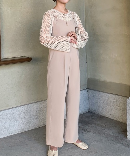 JUNOAH（ジュノア）の「ダブルストラップハイウエストサロペット（サロペット/オーバーオール・レディース・ライトベージュ/ダークブラウン/ブラック・X-LARGE/LARGE/MEDIUM）」の9枚目の写真