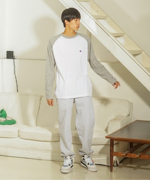 Champion(チャンピオン)の「【CHAMPION/チャンピオン】USAコットン ワンポイントブランドロゴ刺繍 ラグランロンT サスティナブル(Tシャツ/カットソー・メンズ・ネイビー/杢グレー/ブラウン/ブラック・MEDIUM/SMALL/LARGE/X-LARGE)」の19枚目の写真