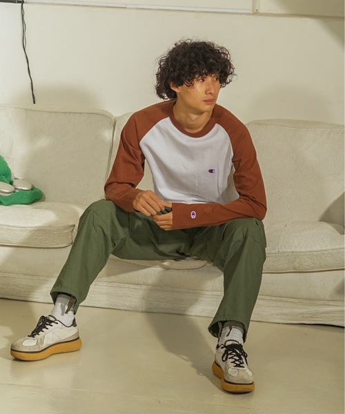 Champion(チャンピオン)の「【CHAMPION/チャンピオン】USAコットン ワンポイントブランドロゴ刺繍 ラグランロンT サスティナブル(Tシャツ/カットソー・メンズ・ネイビー/杢グレー/ブラウン/ブラック・MEDIUM/SMALL/LARGE/X-LARGE)」の22枚目の写真