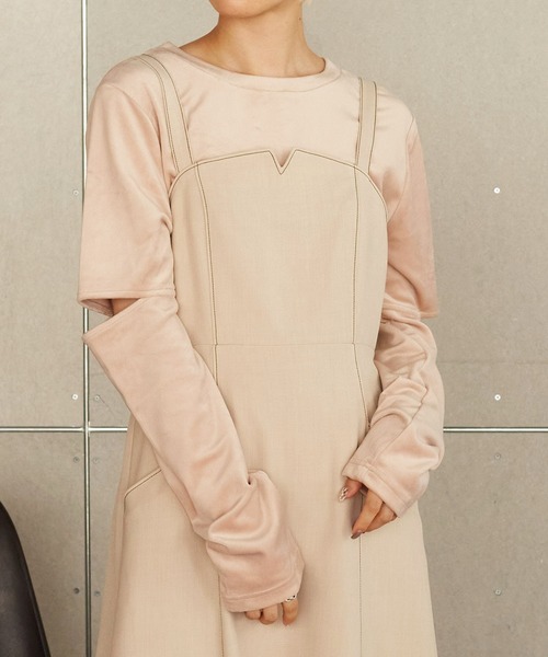 w closet（ダブルクローゼット）の「マットベロアスリットスリーブプルオーバー（Tシャツ/カットソー・レディース・ベージュ/ブラック/モカ/ブルー・FREE）」の5枚目の写真