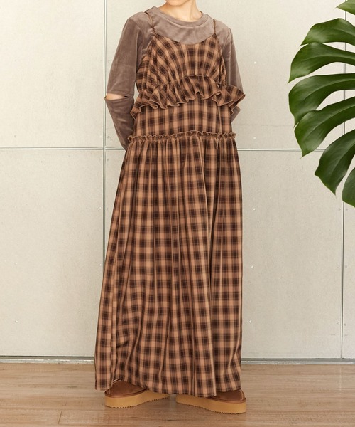 w closet（ダブルクローゼット）の「マットベロアスリットスリーブプルオーバー（Tシャツ/カットソー・レディース・ベージュ/ブラック/モカ/ブルー・FREE）」の15枚目の写真