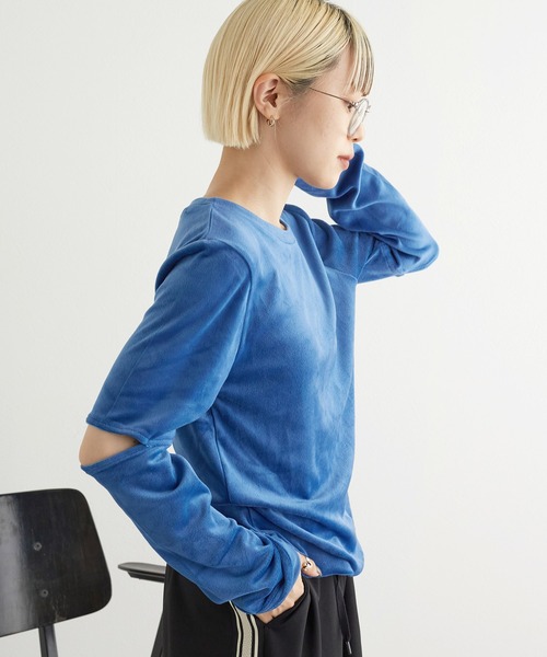 w closet（ダブルクローゼット）の「マットベロアスリットスリーブプルオーバー（Tシャツ/カットソー・レディース・ベージュ/ブラック/モカ/ブルー・FREE）」の21枚目の写真