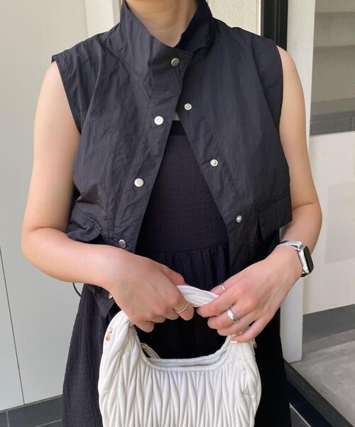 WEGO（ウィゴー）の「WEGO/ナイロンショートベスト（ベスト・レディース・ホワイト/ブラック/カーキ・FREE）」の8枚目の写真