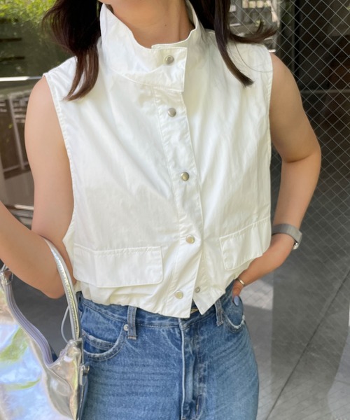 WEGO（ウィゴー）の「WEGO/ナイロンショートベスト（ベスト・レディース・ホワイト/ブラック/カーキ・FREE）」の2枚目の写真