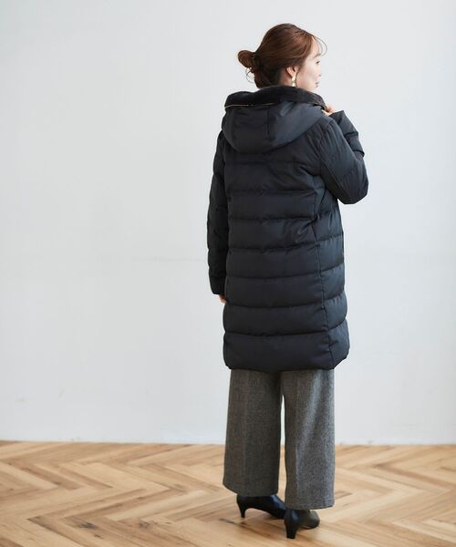 le.coeur blanc(ルクールブラン)の「ファーフードロングダウン(ダウンジャケット/コート・レディース・モカ/グレイッシュベージュ/ブラック・40/38/36)」の4枚目の写真