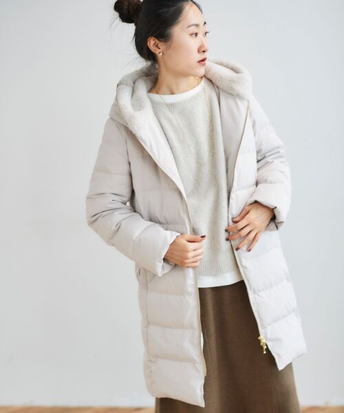 le.coeur blanc(ルクールブラン)の「ファーフードロングダウン(ダウンジャケット/コート・レディース・モカ/グレイッシュベージュ/ブラック・40/38/36)」の18枚目の写真