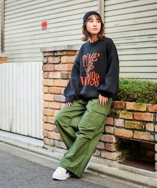 SPINNS(スピンズ)の「ロゴデザイン ジャガード編みオーバーサイズニット(ニット/セーター・レディース・キナリ/ブラック/杢グレー/ブラウン/ネイビー・ONESIZE)」の15枚目の写真