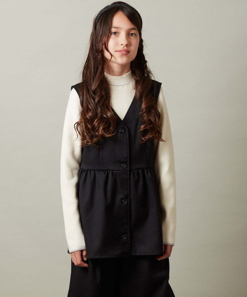 a.v.v（アーヴェヴェ）の「[110-130]【セットアップ対応】ペプラムギャザージレ（ベスト・キッズ・チャコールグレー/アイボリー/ブラック・130/110/120）」の2枚目の写真
