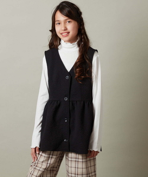 a.v.v（アーヴェヴェ）の「[110-130]【セットアップ対応】ペプラムギャザージレ（ベスト・キッズ・チャコールグレー/アイボリー/ブラック・130/110/120）」の7枚目の写真