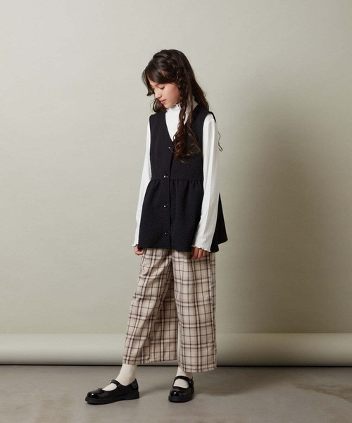 a.v.v（アーヴェヴェ）の「[110-130]【セットアップ対応】ペプラムギャザージレ（ベスト・キッズ・チャコールグレー/アイボリー/ブラック・130/110/120）」の14枚目の写真