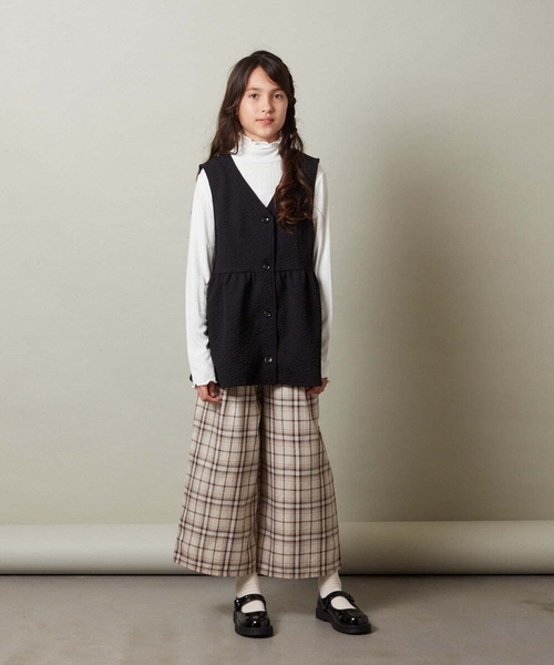 a.v.v（アーヴェヴェ）の「[110-130]【セットアップ対応】ペプラムギャザージレ（ベスト・キッズ・チャコールグレー/アイボリー/ブラック・130/110/120）」の15枚目の写真