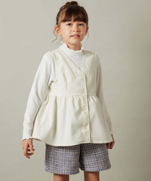 a.v.v（アーヴェヴェ）の「[110-130]【セットアップ対応】ペプラムギャザージレ（ベスト・キッズ・チャコールグレー/アイボリー/ブラック・130/110/120）」の19枚目の写真