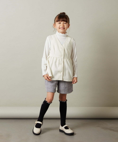 a.v.v（アーヴェヴェ）の「[110-130]【セットアップ対応】ペプラムギャザージレ（ベスト・キッズ・チャコールグレー/アイボリー/ブラック・130/110/120）」の20枚目の写真