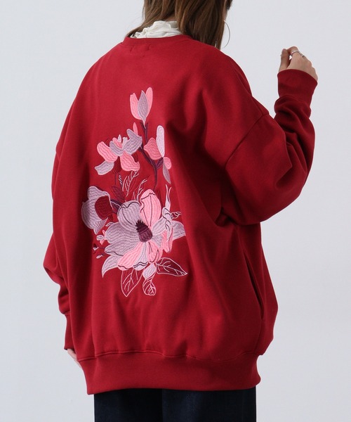 RE730（アールイーセブンサーティー）の「Flower embroidery wide sweatshirt フラワー刺繍ワイドトレーナー unisex（スウェット・メンズ・ホワイト/ワイン/ブラック/ブルー・M/L）」の4枚目の写真