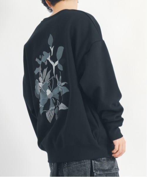 RE730（アールイーセブンサーティー）の「Flower embroidery wide sweatshirt フラワー刺繍ワイドトレーナー unisex（スウェット・メンズ・ホワイト/ワイン/ブラック/ブルー・M/L）」の13枚目の写真