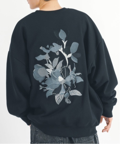 RE730（アールイーセブンサーティー）の「Flower embroidery wide sweatshirt フラワー刺繍ワイドトレーナー unisex（スウェット・メンズ・ホワイト/ワイン/ブラック/ブルー・M/L）」の14枚目の写真