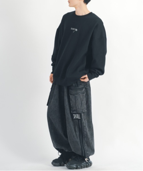 RE730（アールイーセブンサーティー）の「Flower embroidery wide sweatshirt フラワー刺繍ワイドトレーナー unisex（スウェット・メンズ・ホワイト/ワイン/ブラック/ブルー・M/L）」の17枚目の写真
