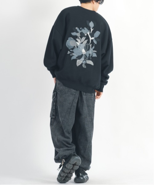RE730（アールイーセブンサーティー）の「Flower embroidery wide sweatshirt フラワー刺繍ワイドトレーナー unisex（スウェット・メンズ・ホワイト/ワイン/ブラック/ブルー・M/L）」の18枚目の写真