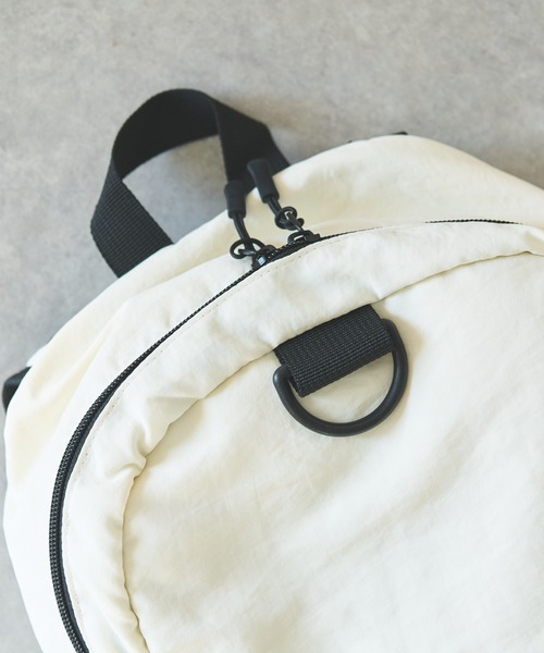 un dix cors（アンディコール）の「ドロストリングバックパック（バックパック/リュック・レディース・アイボリー/ブラック・FREE）」の5枚目の写真