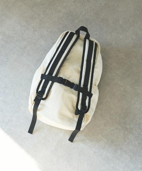 un dix cors（アンディコール）の「ドロストリングバックパック（バックパック/リュック・レディース・アイボリー/ブラック・FREE）」の4枚目の写真