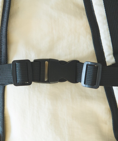 un dix cors（アンディコール）の「ドロストリングバックパック（バックパック/リュック・レディース・アイボリー/ブラック・FREE）」の8枚目の写真