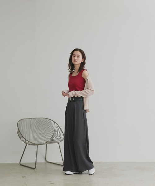 ad thie（アドティエ）の「インナーちら見え防止 スクエアネックタンク（タンクトップ・レディース・オフホワイト/ライトグリーン/グレイッシュベージュ/アイボリー/ブラック/パープル/ライトブルー/ピンク/グリーン/ミント/チャコール/カーキ/ブラウン/レッド・LARGE/LL/MEDIUM/SMALL）」の16枚目の写真