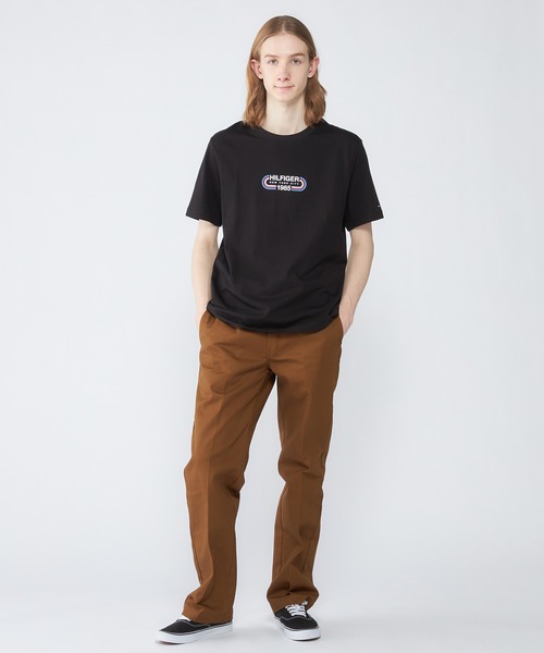 TOMMY HILFIGER（トミーヒルフィガー）の「【オンライン限定】【ユニセックス】トラックロゴTシャツ（Tシャツ/カットソー・メンズ・ブルー/グリーン/ブラック/ホワイト/ネイビー/ベージュ・MEDIUM/LARGE/X-LARGE/SMALL/X-SMALL）」の13枚目の写真