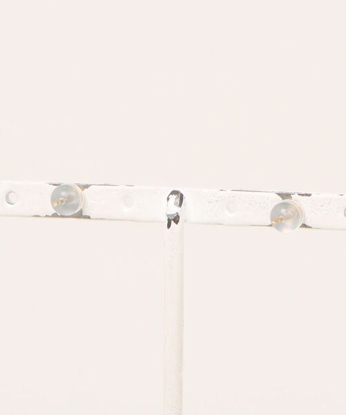 Fun & Daily(ファンアンドデイリー)の「F&D : ベリースモールフラワーピアス(ピアス(両耳用)・レディース・ゴールド/シルバー・FREE)」の3枚目の写真