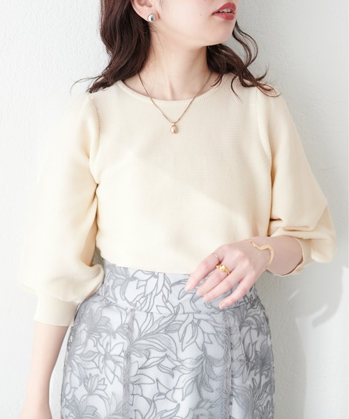natural couture(ナチュラルクチュール)の「ぽわ袖ポリニット(ニット/セーター・レディース・ブラック/イエロー/アイボリー/ラベンダー/ブルー系その他・FREE)」の1枚目の写真