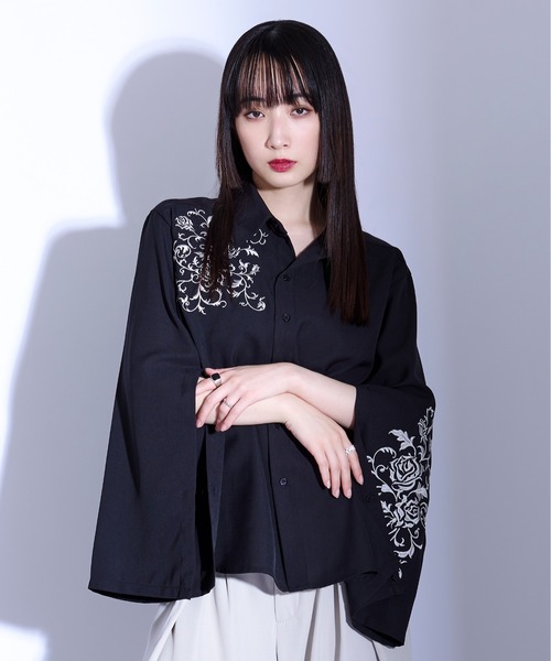 Ellno Loset(エルノロゼット)の「2wayスリット刺繍シャツ(シャツ/ブラウス・メンズ・ブルー系その他/ライトグレー/オフホワイト/ブラック・MEDIUM/LARGE/SMALL)」の21枚目の写真