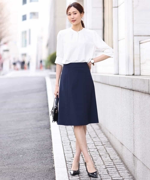 OFUON le MK（オフオンルエムケー）の「S～LL[セットアップ対応]ライトシャンブレー 台形スカート/洗える（スカート・レディース・ネイビー/グレー・36/38/40/42）」の12枚目の写真